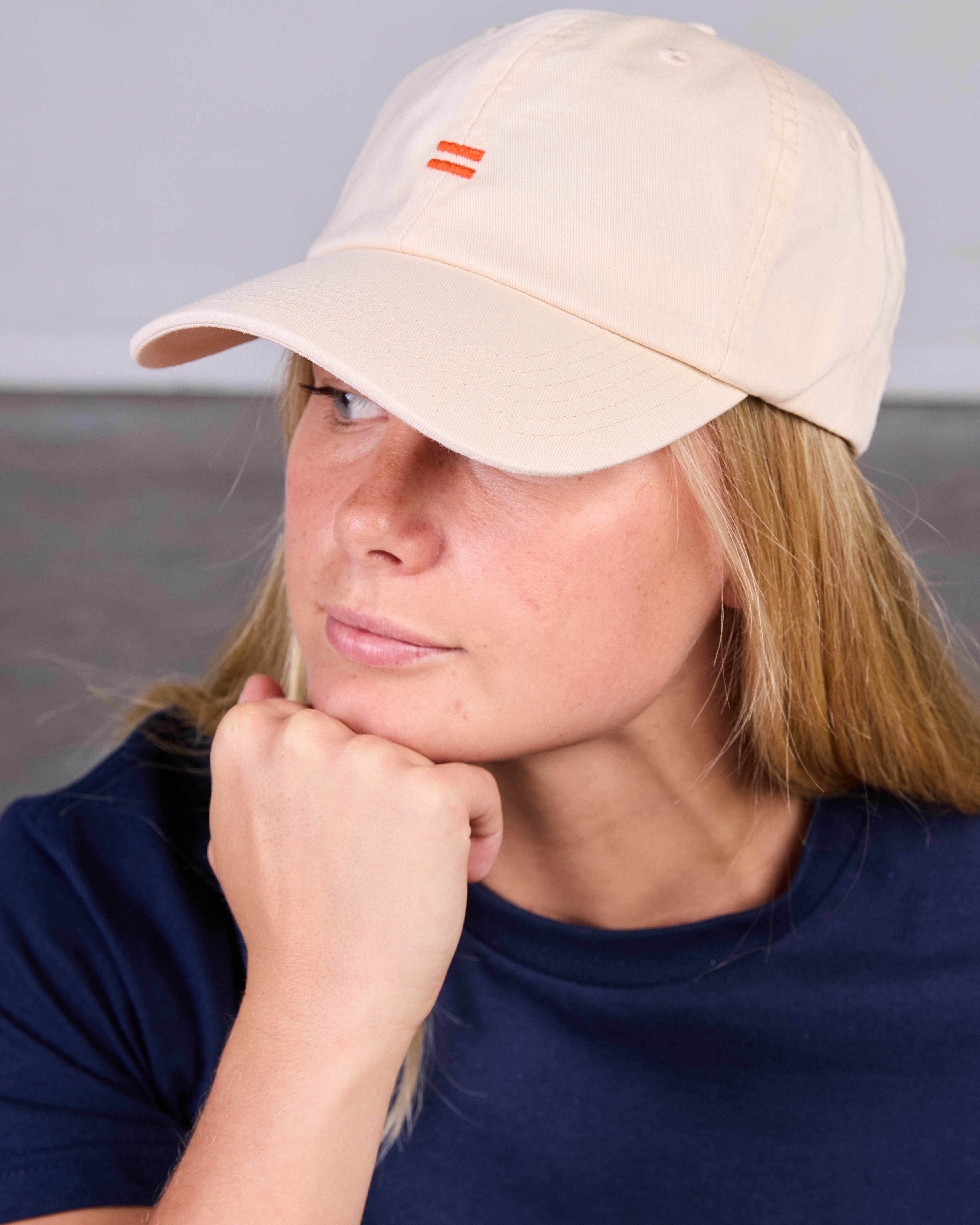 EQUAL hat [off-white or navy]
